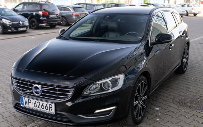 Volvo V60 cena 65900 przebieg: 183000, rok produkcji 2017 z Płock małe 497